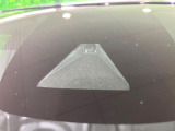 【トヨタセーフティセンス】走行中に前方の車両等を認識し、衝突しそうな時は警報とブレーキで衝突回避と被害軽減をアシスト。より安全にドライブをお楽しみいただけます。