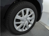 ホイールキャップの付いたスチールホイール装備です。お手入れ簡単です♪
