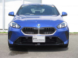 BMWと言えば特徴的なキドニーグリル。ダイナミックなフロントマスクを演出します。