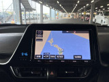 ディスプレイオーディオやカーナビは今やドライブの必需品です。地図情報や音楽や動画をSDカードに記憶できます。