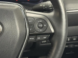 【レーダークルーズコントロール】従来のクルコンの機能に加え、先行車に接近すると、安全な車間距離を保ちながら先行車の車速に合わせ追従するシステム。
