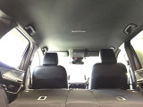 後部のシートを倒すとこんなに広々空間が!大きなお荷物を乗せる時でも心配ありません!