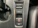 シビックのCVT車は、3つの異なる加速感を楽しめるドライブモードスイッチがついています。一般道、高速道路、ワインディングなど、シーンに合わせて最適な加速感を楽しめるドライブモードスイッチです。