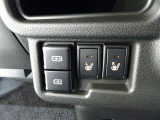 【シートヒーター】女性にも嬉しい装備のシートヒーター付です♪冬の運転は寒くて…というお客様にはピッタリ!!運転席のシートがポカポカでとても良い乗り心地ですよ★