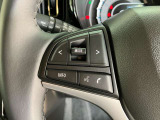 オーディオの音量やチャンネル操作ができるスイッチが、ハンドルに付いています。運転中でも、操作が行えて非常に安全・便利です!