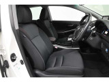 運転席/助手席です。 しっかりとしたホールド感で疲れにくいシートです。
