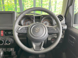 【純正革巻きステアリング】上質な革を使用することで、手にしっかり馴染みとても運転しやすいハンドルです♪
