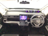【前方視界】開放的な前方視界!運転がしやすく疲れにくいです♪窓が大きく、見通しがとっても良いおクルマですよ♪