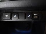 【シートヒーター】体調に合わせて細かく車内環境を調整できちゃいます。天候や、体調に左右されずに快適に1日をスタート出来ますね。