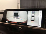 フロントカメラは運転席よりも前の視界を確保することで事前に危険を予知し、事故や衝突を防ぎます。
