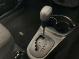 シンプルな操作で的確なシフトチェンジを可能にするゲート式シフトレバーを採用。