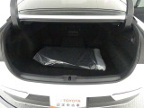 後ろが狭くてもサッと積める。途中で止められる安心のバックドア。後ろの駐車スペースが狭い時に重宝しますよ♪