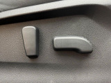 【パワーシート】スイッチ一つで簡単にシートの微調整が可能!電動だから力もいりません!快適なシートポジションにセットして、快適なドライブをお楽しみください。