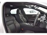 設備の整ったサービスセンターと広範囲にわたるサービスメニューほか、万が一の時の自動車保険やレッカーサービスなど、お客様のカーライフに、確かな品質と手厚いサポートでお応えいたします。