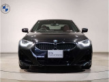 【キドニーグリル】BMWは約90年もの間、ほぼ全ての車両にひと目でBMWだと分かるこの特徴的なフロントグリルが備えられ、デザイン・アイコンとして親しまれてきました。