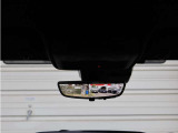 並行輸入車については、アメリカでの走行距離及び、アクシデント履歴を管理する『AutoCheck』に各車両を照会。日本に到着後、非営利法人・日本自動車鑑定協会『JAAA』での修復歴等の鑑定。