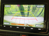 【バックカメラ】駐車時に後方がリアルタイム映像で確認できます。大型商業施設や立体駐車場での駐車時や、夜間のバック時に大活躍!運転スキルに関わらず、今や必須となった装備のひとつです!