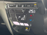 【オートエアコン】一度お好みの温度に設定すれば、車内の温度を検知し風量や温度を自動で調整。暑い…寒い…と何度もスイッチ操作をする必要はありません。快適な車内空間には必須の機能ですね♪