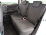家族やご友人とBBQに行くとき、楽しさは道中の車内から始まっています!このベンチシートに座って、みんなで和気あいあい盛り上がりましょう!