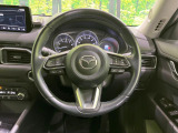 【純正革巻きステアリング】上質な革を使用することで、手にしっかり馴染みとても運転しやすいハンドルです♪