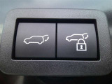 山口トヨペットの指定車種には、盗難防止の観点から納車前にナンバーロックボルトを取り付けさせて頂いております。詳しい内容は店舗スタッフまでお問い合わせください。