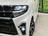 【LEDヘッドライト】悪天候や夜間走行時も良好な視界を確保し安心して運転できる高輝度LEDヘッドライトを装備!点灯速度が早く、消費電力も抑えられています。