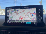 インテリアに馴染む純正ナビがついております。Honda自慢のインターナビは渋滞情報だけでなく天気情報、災害情報、安否情報など多彩な情報をご提供するHonda独自の「通信型ナビ」となっております。