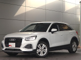 ●一目でAudiとわかる特徴的なシングルフレームグリル・LEDランプ。精悍なフロントマスクからAudiのスマートで上品なブランドを連想させてくれます。女性にも大変ご好評頂いております。