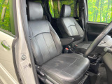運転席シート廻りは使用感も少なく、良好な状態となっています。丁寧に使われていたことがよくわかりますね。