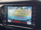 【バックカメラ】駐車時に後方がリアルタイム映像で確認できます。大型商業施設や立体駐車場での駐車時や、夜間のバック時に大活躍!運転スキルに関わらず、今や必須となった装備のひとつです!