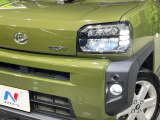 【LEDヘッドライト】悪天候や夜間走行時も良好な視界を確保し安心して運転できる高輝度LEDヘッドライトを装備!点灯速度が早く、消費電力も抑えられています。