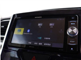 『1台』のお車に対して、3名体制で日々議論を重ね仕入れを行っております。