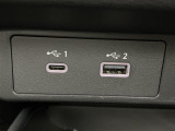 【アクセサリーソケット(電源ソケット)】電源からケーブルをつなげば、スマートフォンなどの電子機器の充電などを行うことができます!ゲーム機器や、カメラの充電にも便利ですね。