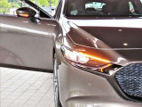 アダプティブLEDヘッドライト カメラや車速センサーと連動して、ハイ、ロー、ワイドローのLEDライトを自動制御する優れものです!