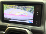 【バックカメラ】駐車時に後方がリアルタイム映像で確認できます。大型商業施設や立体駐車場での駐車時や、夜間のバック時に大活躍!運転スキルに関わらず、今や必須となった装備のひとつです!