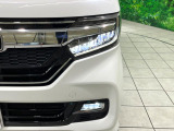 【LEDヘッドライト】悪天候や夜間走行時も良好な視界を確保し安心して運転できる高輝度LEDヘッドライトを装備!点灯速度が早く、消費電力も抑えられています。