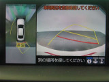 パノラミックビューモニター付きです。車両を上から見たような映像をディスプレイオーディオ画面に表示。運転席からの目視だけでは見にくい、車両周辺の状況をリアルタイムでしっかり確認できます。