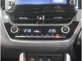 左右独立温度コントロールフルオートエアコンです。運転席、助手席それぞれで独立して温度設定ができます。冷え性の方が乗っても安心ですね♪