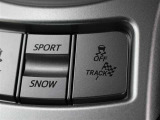 VSC OFFスイッチと、TRACKスイッチを組み合わせることにより、ドライバーの好みの走行状況に応じた制御モードに切り替えが可能です。