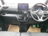 操作しやすい運転席廻り!操作パネルも使いやすい!!ドライブが楽しくなります!