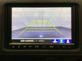 バックでの車庫入れも安心です! リアカメラが付いているバックモニター付のナビを装備しております。操作線もついており距離感も画面から確認できます。