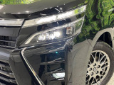 【LEDヘッドライト】悪天候や夜間走行時も良好な視界を確保し安心して運転できる高輝度LEDヘッドライトを装備!点灯速度が早く、消費電力も抑えられています。