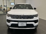 「どこにでも行ける。何でもできる。」Jeepに息づく自由の精神はその素晴らしい性能で、Jeepだから辿り着ける未知なる世界へ誘い心と身体を開放します。