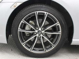 17インチアルミホイールを装着しています。タイヤサイズ215/45R17