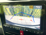 【バックカメラ】駐車時に後方がリアルタイム映像で確認できます。大型商業施設や立体駐車場での駐車時や、夜間のバック時に大活躍!運転スキルに関わらず、今や必須となった装備のひとつです!
