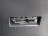 ETC車載器は、ビルトインタイプですっきり収納され、見た目も使い勝手も満足のアイテムです。
