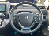 【純正革巻きステアリング】上質な革を使用することで、手にしっかり馴染みとても運転しやすいハンドルです♪