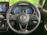 インテリアに合わせたデザインのステアリングは、運転される方のことも考え、運転しやすい形状、大きさです。是非一度、実際に触ってお確かめください。