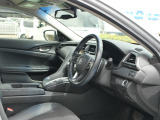 運転席周りの写真です。