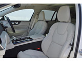 シートヒーターだけではなくベンチレーション機能やマッサージ機能も付いています(運転席、助手席)